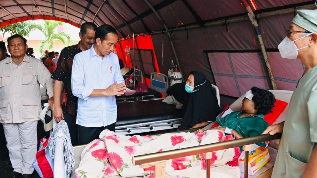Kunjungi RSUD Sayang Cianjur, Presiden Pastikan Pasien Korban Gempa Ditangani Baik 1