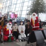 Beragam Event dan Dekorasi Tematik Sambut Penumpang Pesawat di Bandara AP II Pada Natal dan Tahun Baru