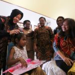 Di Hari Kasih Sayang, Mensos Bagikan Bingkisan dan Pulihkan Keceriaan Anak-anak Penyintas Gempa Jayapura