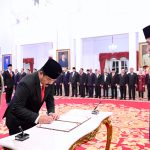 AllreleaseID-Presiden-Jokowi-Lantik-Hadi-Tjahjanto-sebagai-Menko-Polhukam-di-Istana-Negara