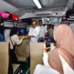 AllreleaseID-Presiden-Jokowi-Tinjau-Arus-Mudik-Lebaran-di-Stasiun-Pasar-Senen-Jakarta